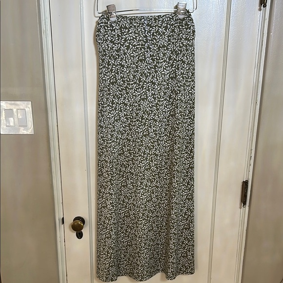 White and Green Maxi Slip Skirt for Resort Wear - Picture 1 of 8
